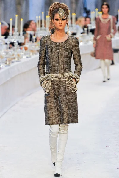 Look 2